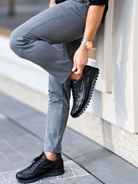 DAILY-SNEAKERS AUS SCHWARZEM REBEL-LEDER SCHWARZ - 40