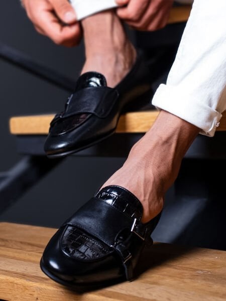 SCHWARZE LUXUS-KLASSISCHE SCHUHE AUS ECHTLEDER