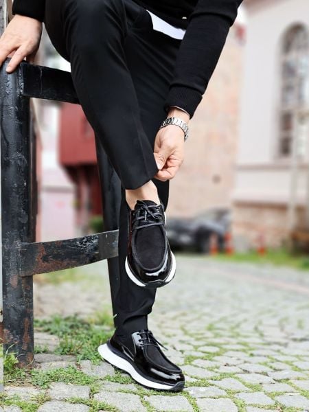 SCHUHE AUS SCHWARZEM LACK-ICON AUS ECHTEM LEDER SCHWARZES Lackleder - 44