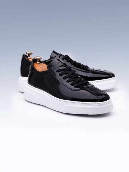 TÄGLICHE SCHUHE AUS PATENTSCHWARZEM JOHN AUS ECHTLEDER SCHWARZES Lackleder - 42