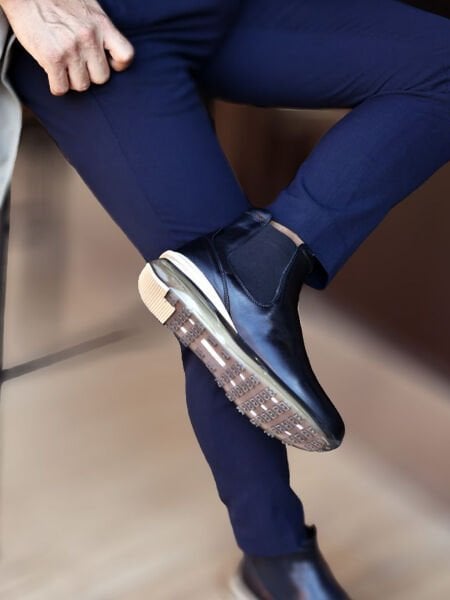 SCHWARZE WARMAIR-STIEFEL AUS ECHTEM LEDER